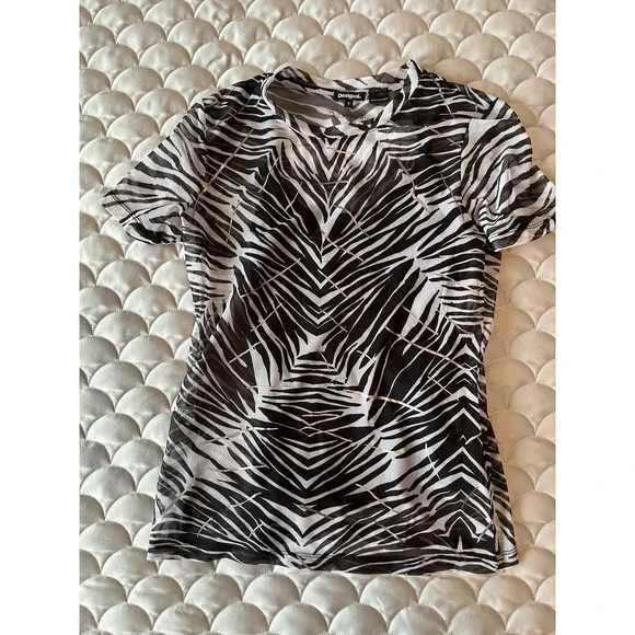 Desigual  Mesh Tshirt Fashion Zebra, size small Western Boho Chic  Short Sleeve - Picture 5 of 9